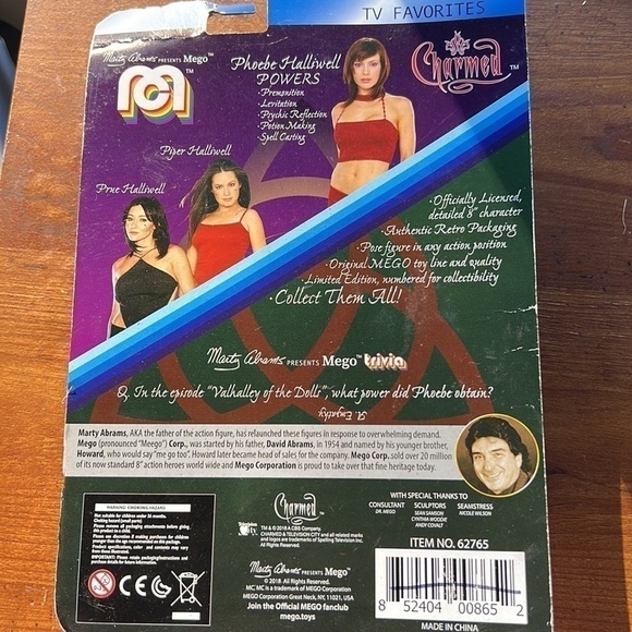 Charmed Phoebe Action Figure - Picture 4 of 5